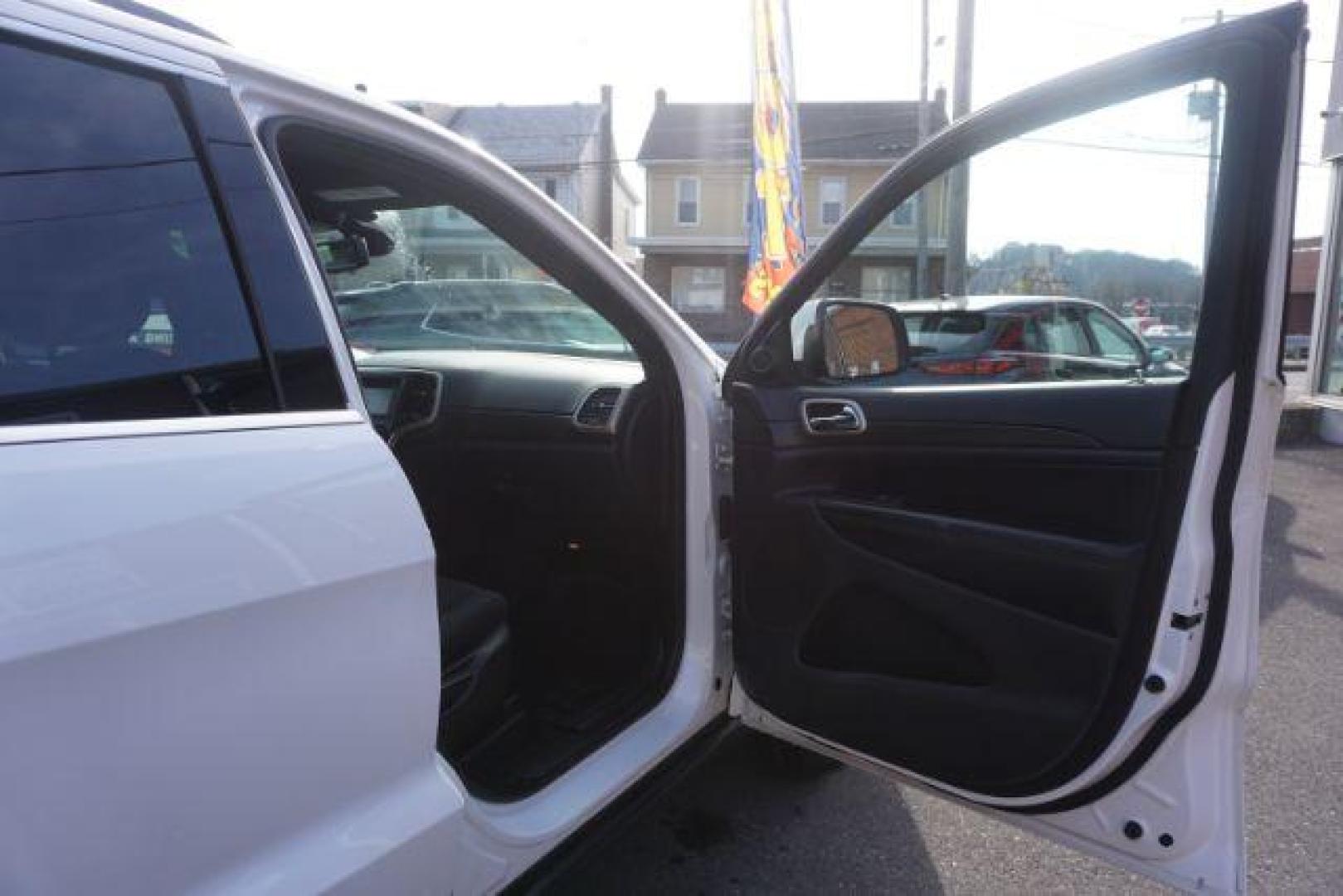 2016 Bright White Clear Coat /Black, cloth Jeep Grand Cherokee Laredo 4WD (1C4RJFAG1GC) with an 3.6L V6 DOHC 24V engine, 8-Speed Automatic transmission, located at 312 Centre Ave, Schuylkill Haven, PA, 17972, (570) 593-5278, 40.638130, -76.177383 - back up camera, locking/limited slip diff, luggage rack, luggage rack, rear parking sensors - Photo#44