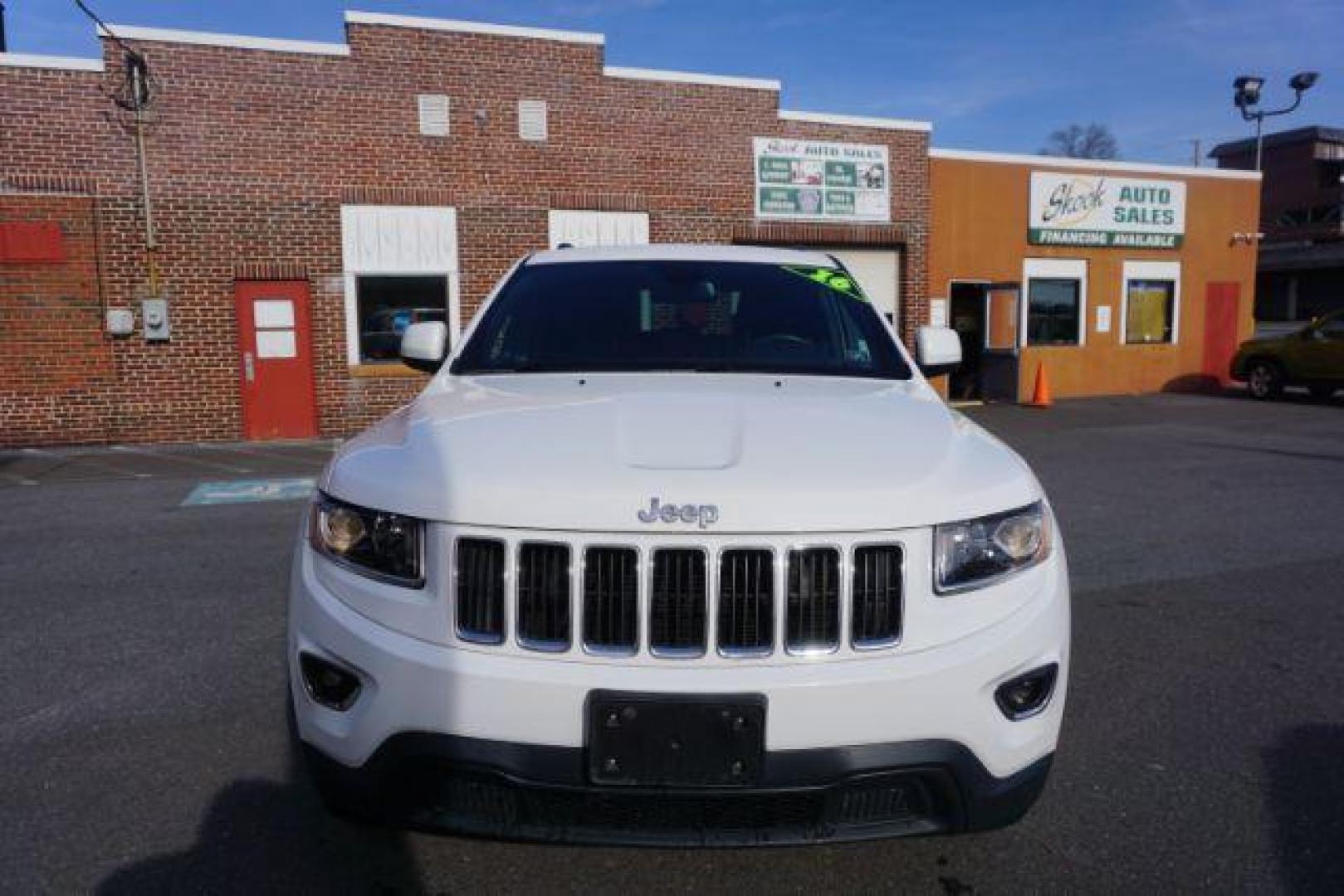 2016 Bright White Clear Coat /Black, cloth Jeep Grand Cherokee Laredo 4WD (1C4RJFAG1GC) with an 3.6L V6 DOHC 24V engine, 8-Speed Automatic transmission, located at 312 Centre Ave, Schuylkill Haven, PA, 17972, (570) 593-5278, 40.638130, -76.177383 - back up camera, locking/limited slip diff, luggage rack, luggage rack, rear parking sensors - Photo#6