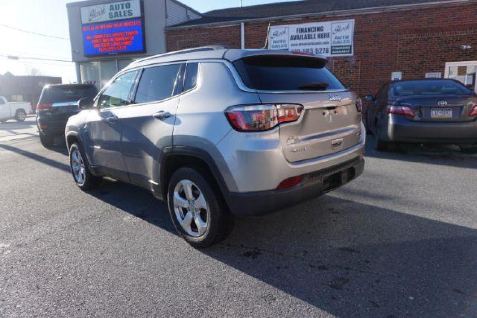 2018 Billet Silver Metallic Clear Coat/Black Clear Coat /leather Jeep Compass Latitude 4WD (3C4NJDBB8JT) with an 2.4L L4 DOHC 16V engine, located at 312 Centre Ave, Schuylkill Haven, PA, 17972, (570) 593-5278, 40.638130, -76.177383 - COLLISION AVOIDANCE SYSTEM, HID HEADLAMPS, LANE DEPARTURE WARNING, LUGGAGE RACK, POWER LIFTGATE, TOWING PKG - Photo#17