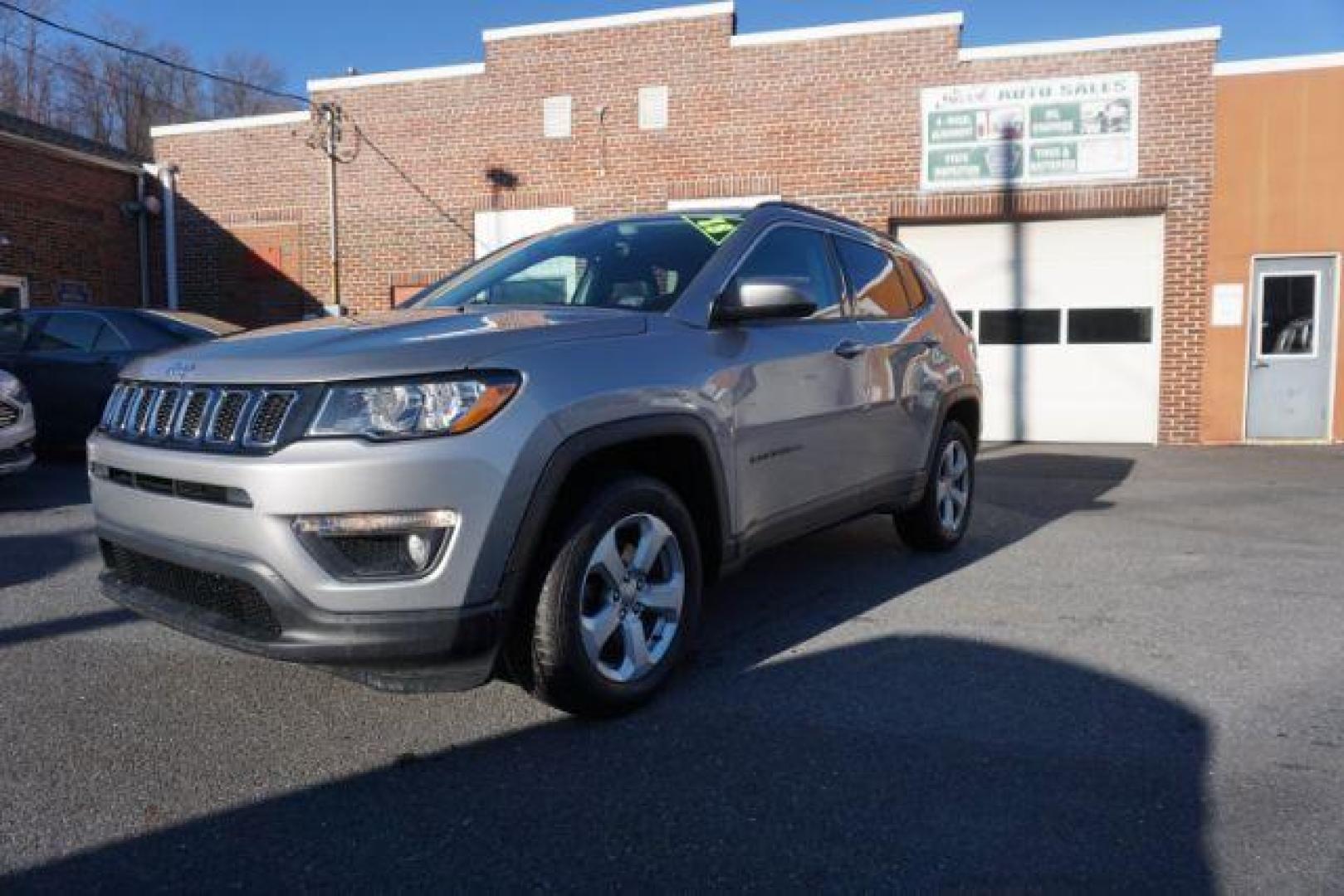 2018 Billet Silver Metallic Clear Coat/Black Clear Coat /leather Jeep Compass Latitude 4WD (3C4NJDBB8JT) with an 2.4L L4 DOHC 16V engine, located at 312 Centre Ave, Schuylkill Haven, PA, 17972, (570) 593-5278, 40.638130, -76.177383 - COLLISION AVOIDANCE SYSTEM, HID HEADLAMPS, LANE DEPARTURE WARNING, LUGGAGE RACK, POWER LIFTGATE, TOWING PKG - Photo#2