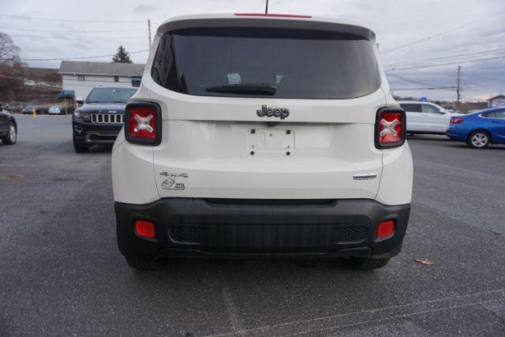 2016 Alpine White /Black, cloth Jeep Renegade Latitude 4WD (ZACCJBBT9GP) with an 2.4L L4 DOHC 16V engine, 6-Speed Manual transmission, located at 312 Centre Ave, Schuylkill Haven, PA, 17972, (570) 593-5278, 40.638130, -76.177383 - bluetooth connection, luggage rack, passive keyless entry, remote engine starter, - Photo#15