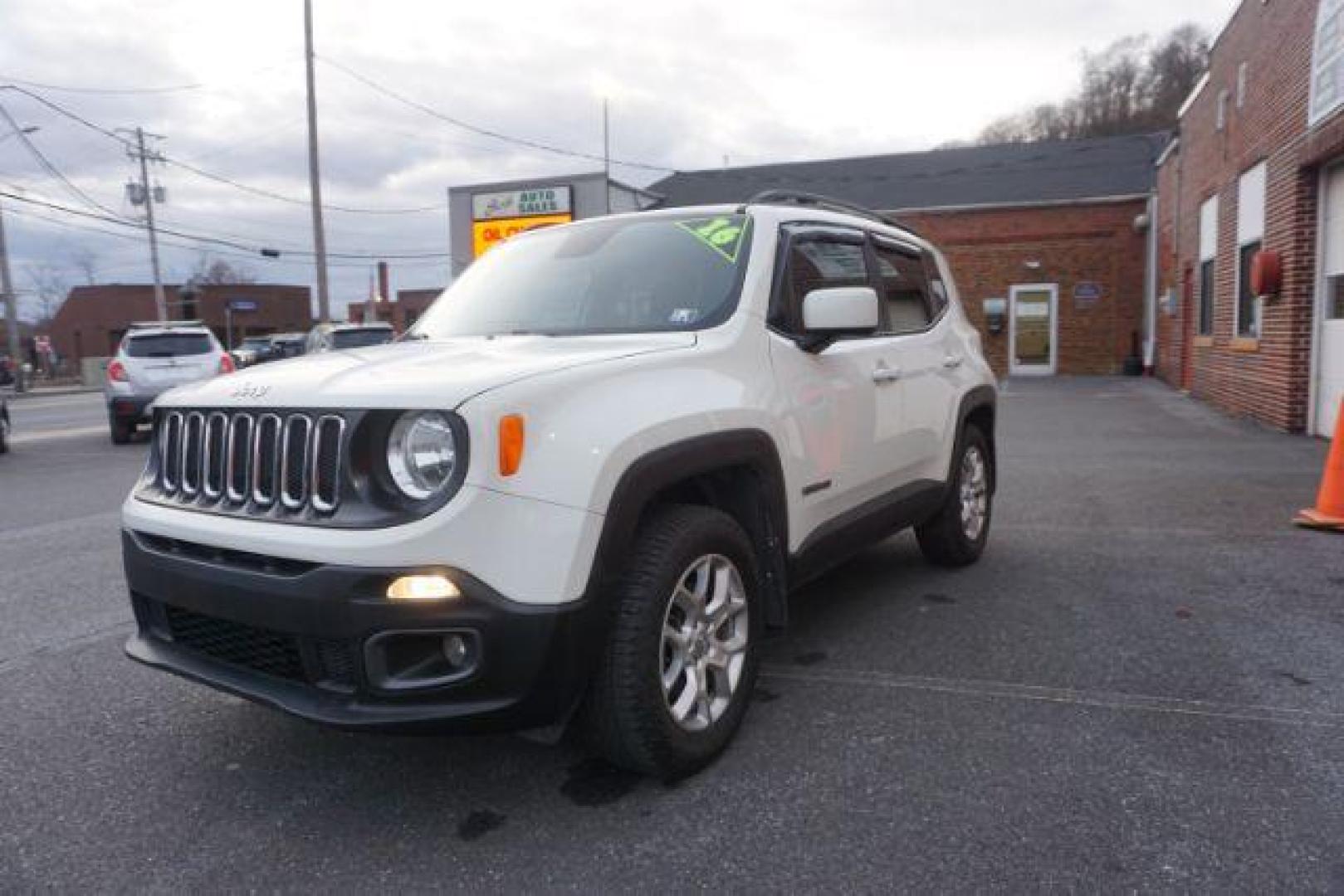 2016 Alpine White /Black, cloth Jeep Renegade Latitude 4WD (ZACCJBBT9GP) with an 2.4L L4 DOHC 16V engine, 6-Speed Manual transmission, located at 312 Centre Ave, Schuylkill Haven, PA, 17972, (570) 593-5278, 40.638130, -76.177383 - bluetooth connection, luggage rack, passive keyless entry, remote engine starter, - Photo#7