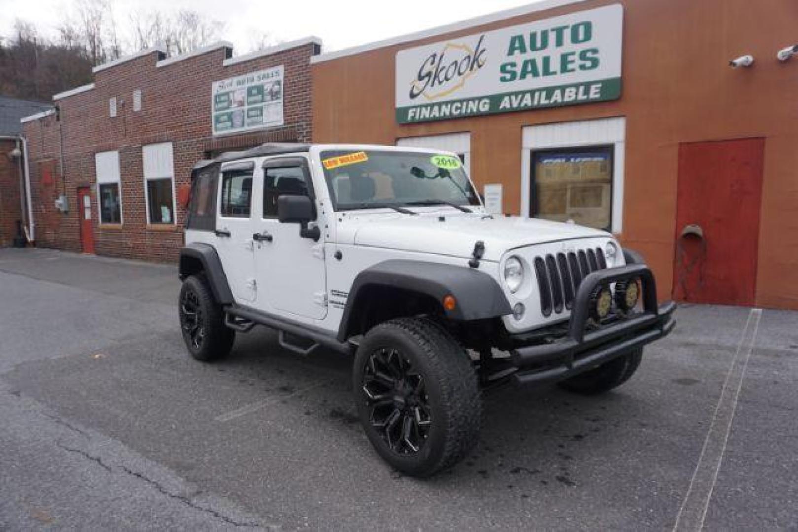 2016 Bright White Clear Coat /Black, cloth Jeep Wrangler Unlimited Sport 4WD (1C4BJWDG3GL) with an 3.6L V6 DOHC 24V FFV engine, located at 312 Centre Ave, Schuylkill Haven, PA, 17972, (570) 593-5278, 40.638130, -76.177383 - Photo#19