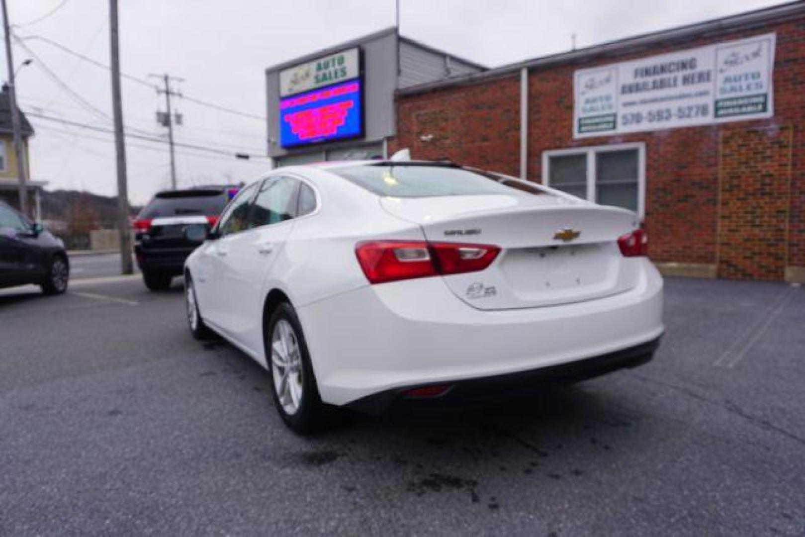 2017 Summit White /Jet Black, premium cloth Chevrolet Malibu 1LT (1G1ZE5ST3HF) with an 1.5L L4 DOHC 16V engine, 6-Speed Automatic transmission, located at 312 Centre Ave, Schuylkill Haven, PA, 17972, (570) 593-5278, 40.638130, -76.177383 - Photo#15