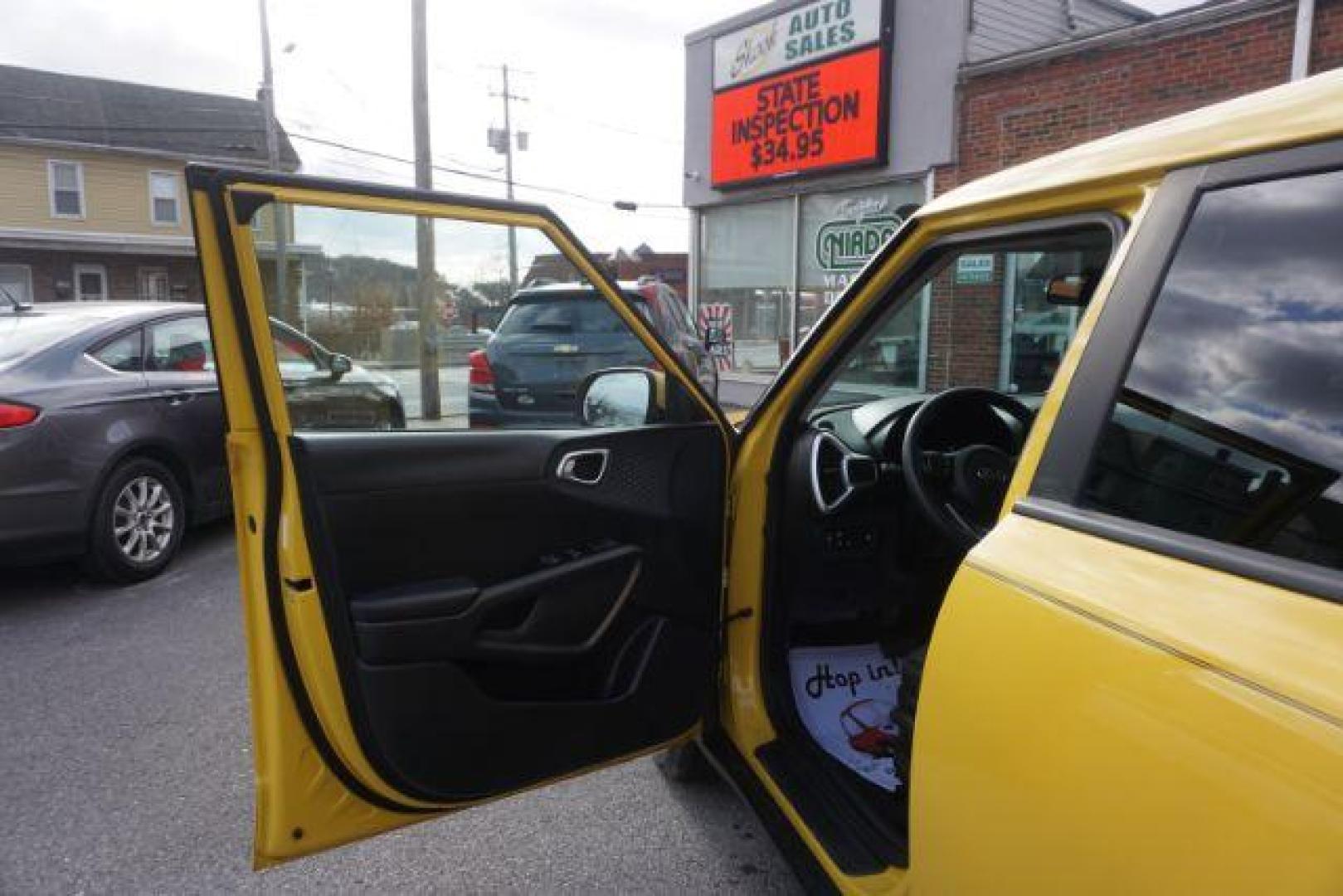 2020 Solar Yellow /Gray Two-Tone Woven Cloth, cloth Kia Soul S (KNDJ23AUXL7) with an 2.0L L4 DOHC 16V engine, Continuously Variable Transmission transmission, located at 312 Centre Ave, Schuylkill Haven, PA, 17972, (570) 593-5278, 40.638130, -76.177383 - Photo#20