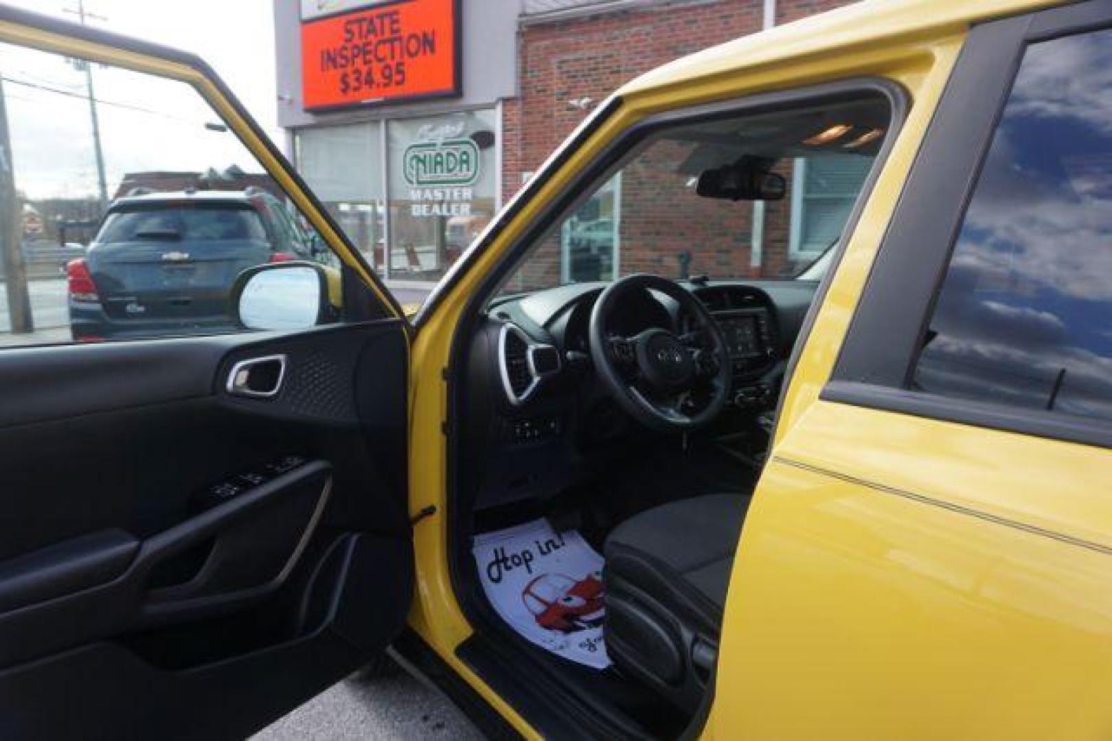 2020 Solar Yellow /Gray Two-Tone Woven Cloth, cloth Kia Soul S (KNDJ23AUXL7) with an 2.0L L4 DOHC 16V engine, Continuously Variable Transmission transmission, located at 312 Centre Ave, Schuylkill Haven, PA, 17972, (570) 593-5278, 40.638130, -76.177383 - Photo#22