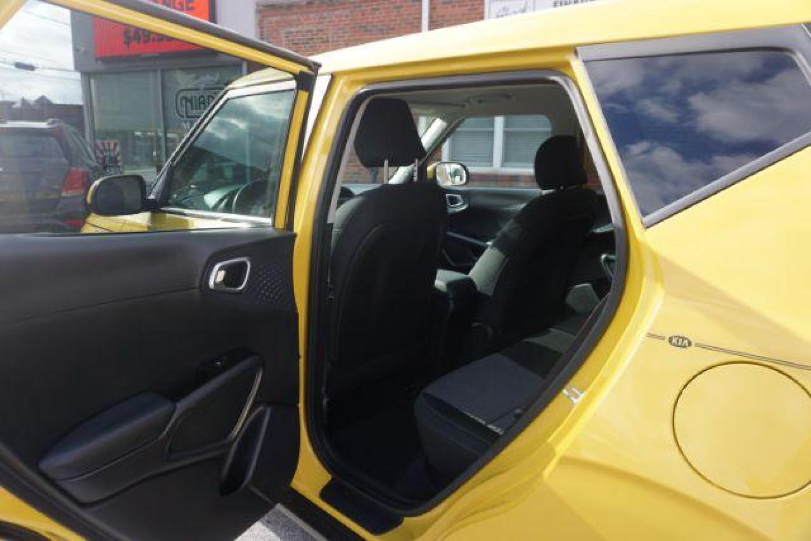 2020 Solar Yellow /Gray Two-Tone Woven Cloth, cloth Kia Soul S (KNDJ23AUXL7) with an 2.0L L4 DOHC 16V engine, Continuously Variable Transmission transmission, located at 312 Centre Ave, Schuylkill Haven, PA, 17972, (570) 593-5278, 40.638130, -76.177383 - Photo#37