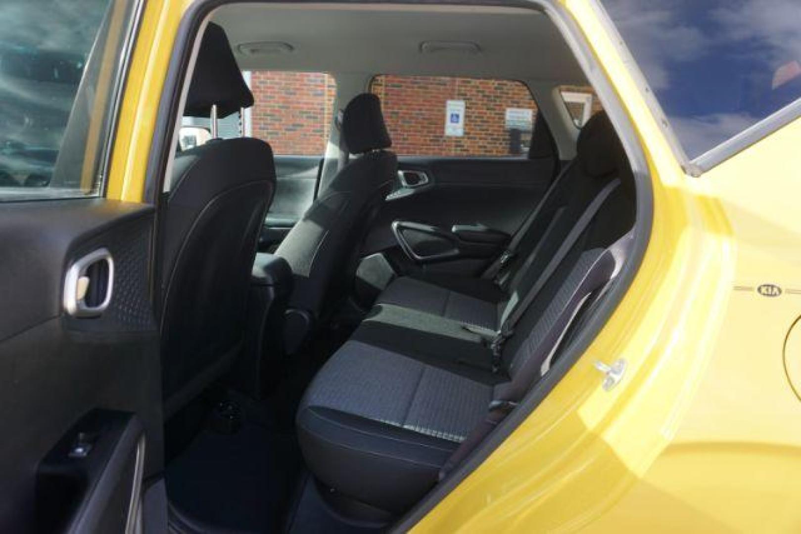 2020 Solar Yellow /Gray Two-Tone Woven Cloth, cloth Kia Soul S (KNDJ23AUXL7) with an 2.0L L4 DOHC 16V engine, Continuously Variable Transmission transmission, located at 312 Centre Ave, Schuylkill Haven, PA, 17972, (570) 593-5278, 40.638130, -76.177383 - Photo#39