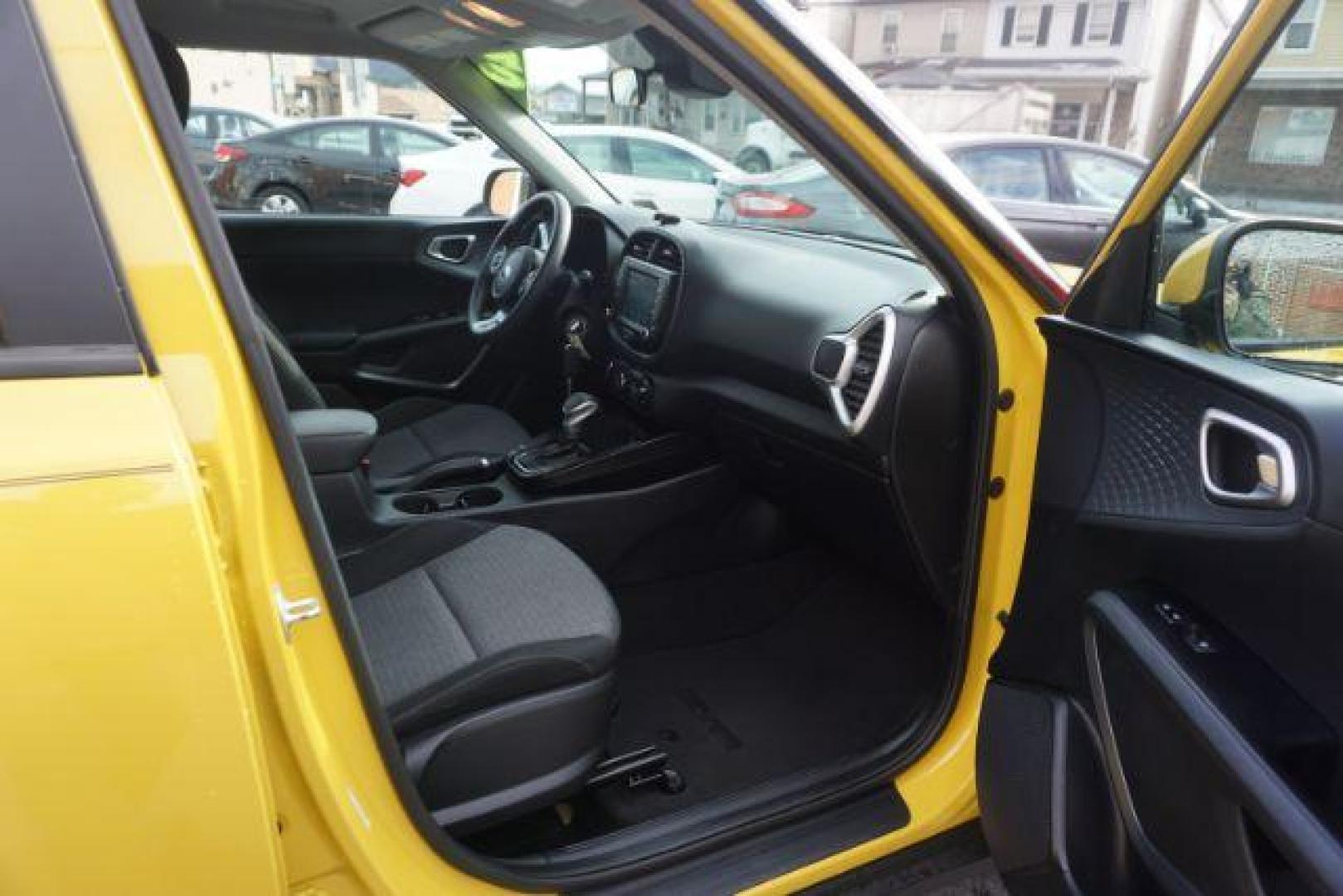 2020 Solar Yellow /Gray Two-Tone Woven Cloth, cloth Kia Soul S (KNDJ23AUXL7) with an 2.0L L4 DOHC 16V engine, Continuously Variable Transmission transmission, located at 312 Centre Ave, Schuylkill Haven, PA, 17972, (570) 593-5278, 40.638130, -76.177383 - Photo#54