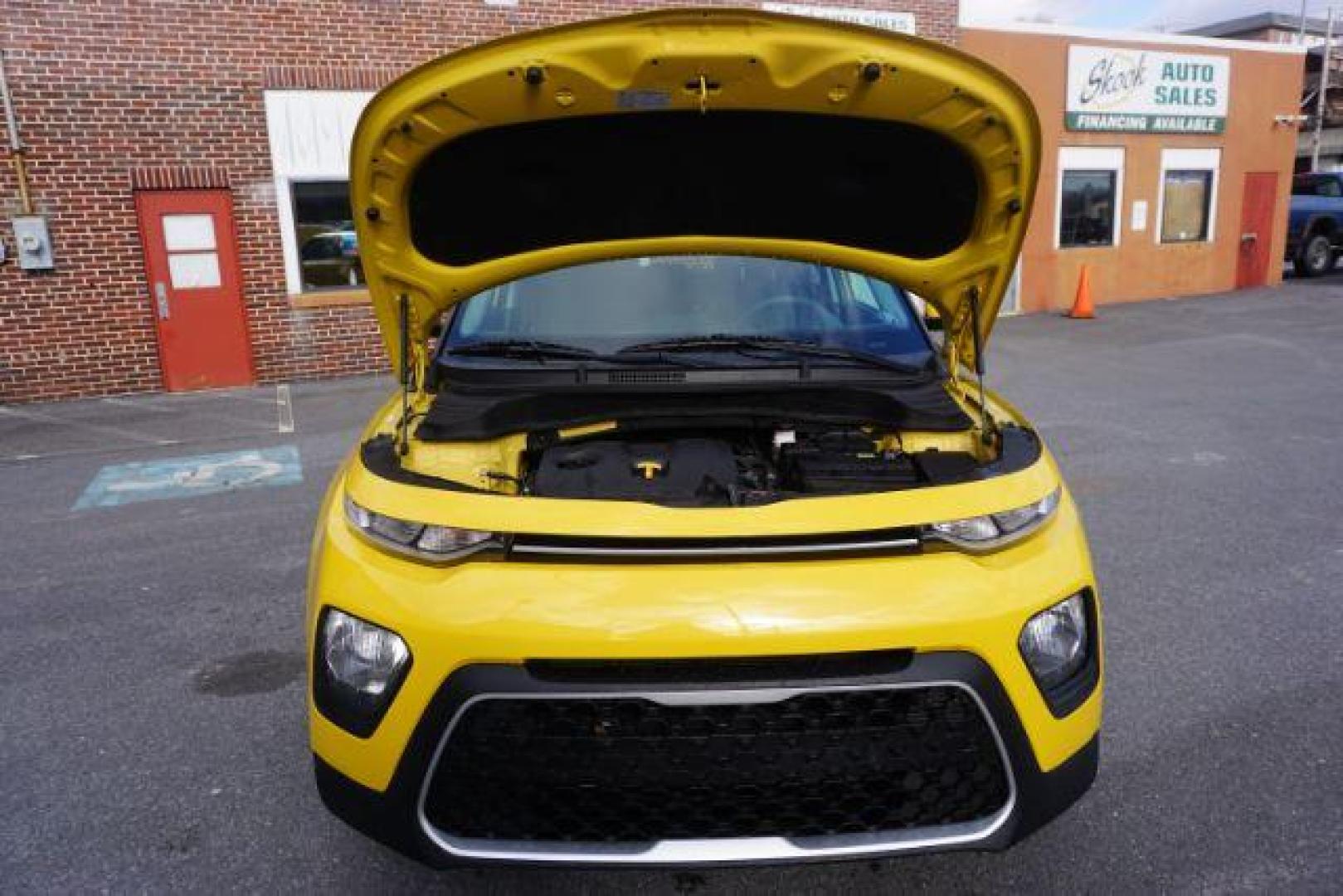 2020 Solar Yellow /Gray Two-Tone Woven Cloth, cloth Kia Soul S (KNDJ23AUXL7) with an 2.0L L4 DOHC 16V engine, Continuously Variable Transmission transmission, located at 312 Centre Ave, Schuylkill Haven, PA, 17972, (570) 593-5278, 40.638130, -76.177383 - Photo#58