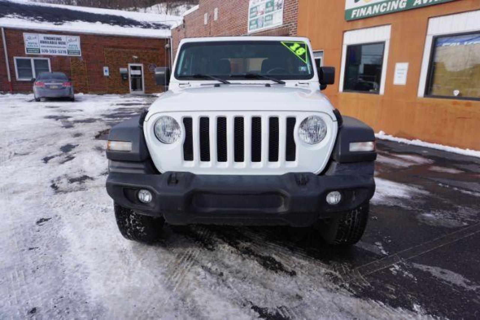 2018 white /black cloth Jeep Wrangler Unlimited Sport (1C4HJXDG1JW) with an 3.6L V6 DOHC 24V FFV engine, 6-Speed Automatic transmission, located at 312 Centre Ave, Schuylkill Haven, PA, 17972, (570) 593-5278, 40.638130, -76.177383 - Photo#2