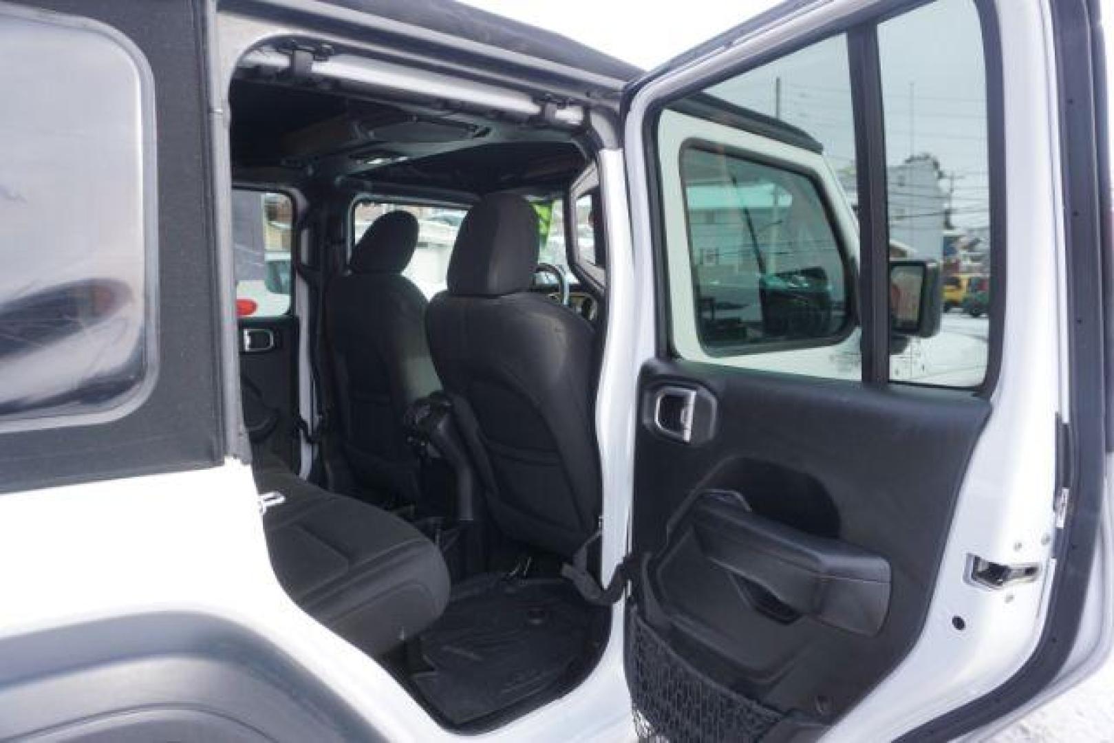 2018 white /black cloth Jeep Wrangler Unlimited Sport (1C4HJXDG1JW) with an 3.6L V6 DOHC 24V FFV engine, 6-Speed Automatic transmission, located at 312 Centre Ave, Schuylkill Haven, PA, 17972, (570) 593-5278, 40.638130, -76.177383 - Photo#38