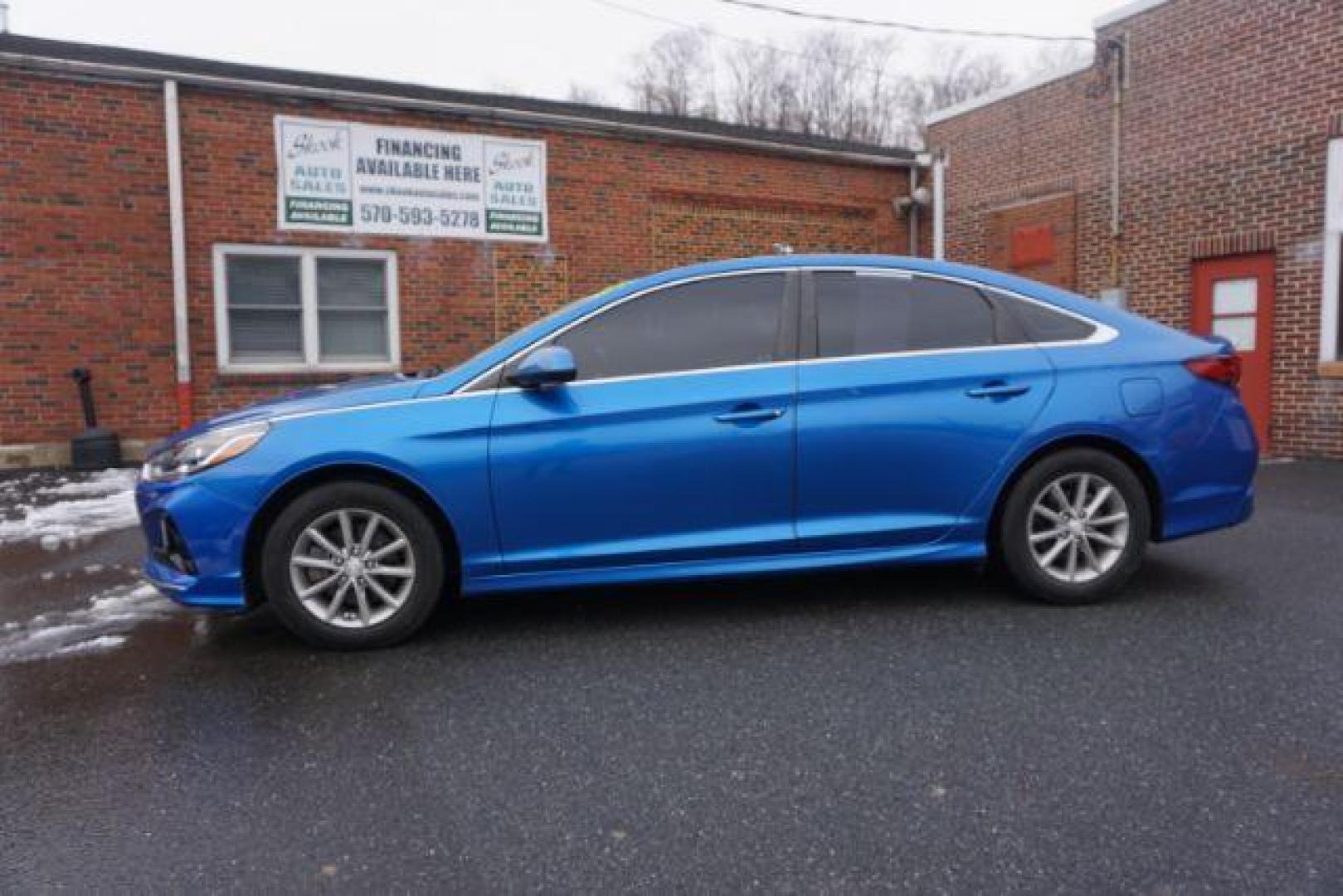 2018 Electric Blue /Beige, premium cloth Hyundai Sonata SE (5NPE24AF2JH) with an 2.4L L4 DOHC 16V engine, 7-Speed Automatic transmission, located at 312 Centre Ave, Schuylkill Haven, PA, 17972, (570) 593-5278, 40.638130, -76.177383 - Photo#0