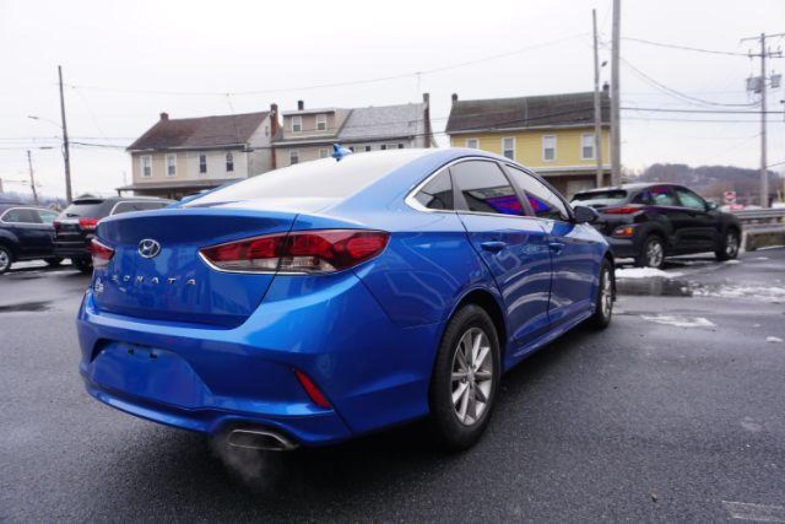 2018 Electric Blue /Beige, premium cloth Hyundai Sonata SE (5NPE24AF2JH) with an 2.4L L4 DOHC 16V engine, 7-Speed Automatic transmission, located at 312 Centre Ave, Schuylkill Haven, PA, 17972, (570) 593-5278, 40.638130, -76.177383 - Photo#9