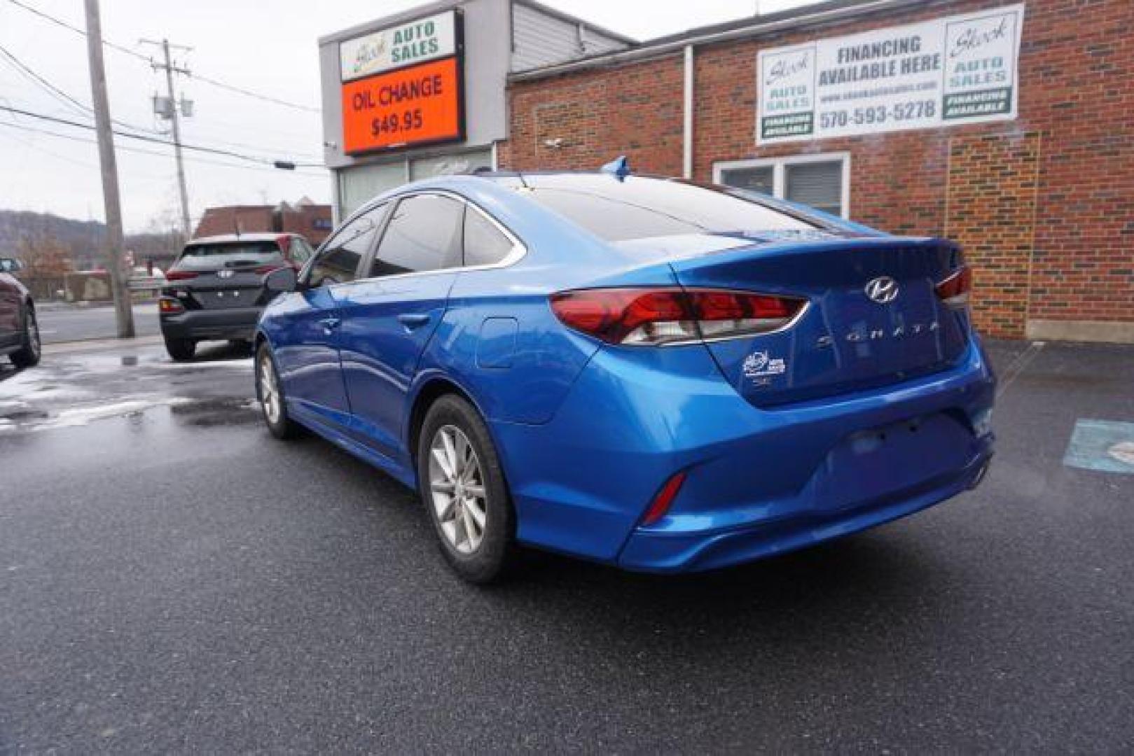 2018 Electric Blue /Beige, premium cloth Hyundai Sonata SE (5NPE24AF2JH) with an 2.4L L4 DOHC 16V engine, 7-Speed Automatic transmission, located at 312 Centre Ave, Schuylkill Haven, PA, 17972, (570) 593-5278, 40.638130, -76.177383 - Photo#11