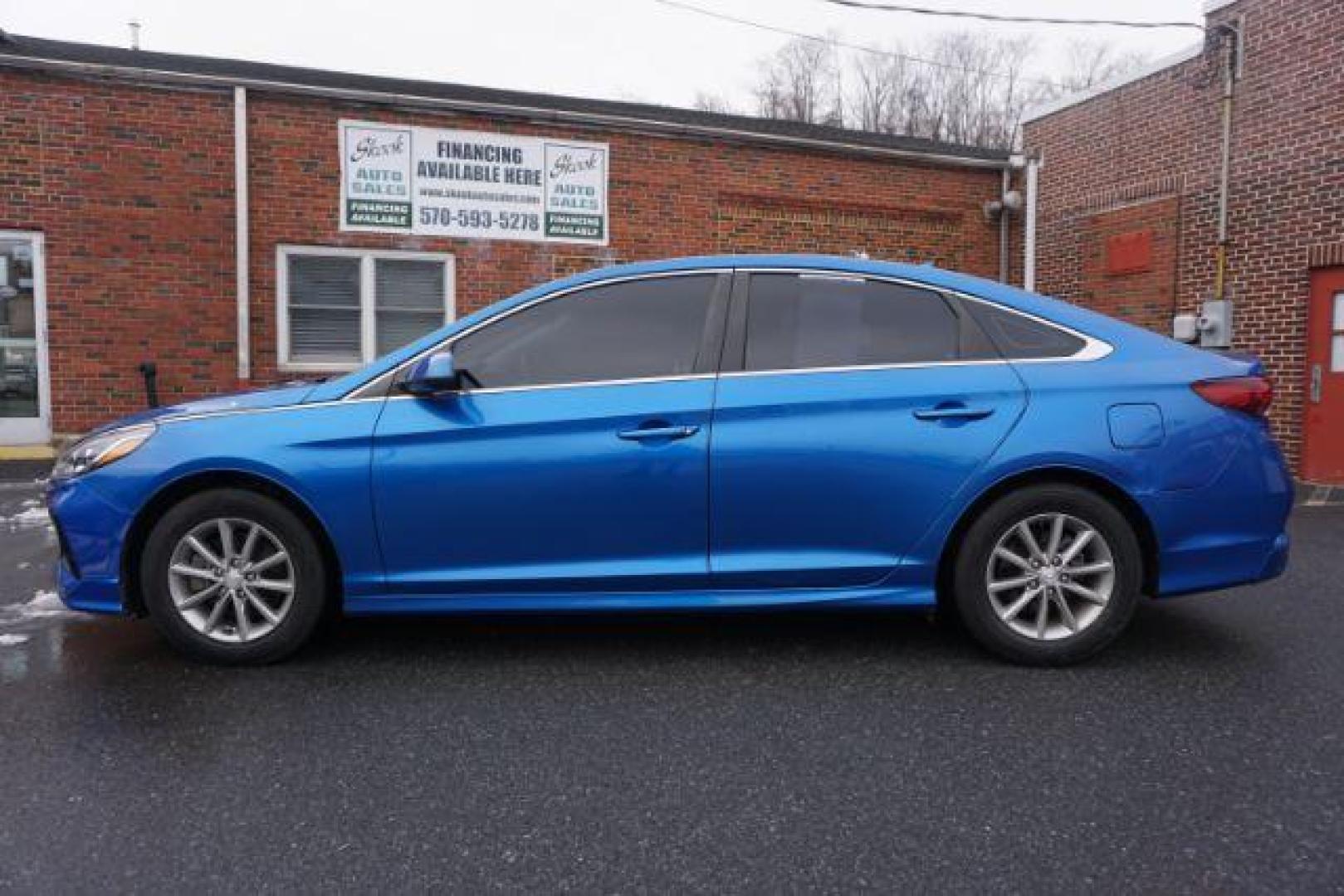 2018 Electric Blue /Beige, premium cloth Hyundai Sonata SE (5NPE24AF2JH) with an 2.4L L4 DOHC 16V engine, 7-Speed Automatic transmission, located at 312 Centre Ave, Schuylkill Haven, PA, 17972, (570) 593-5278, 40.638130, -76.177383 - Photo#14