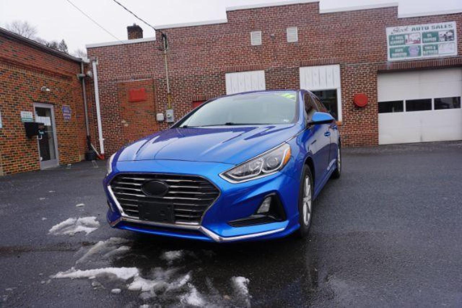 2018 Electric Blue /Beige, premium cloth Hyundai Sonata SE (5NPE24AF2JH) with an 2.4L L4 DOHC 16V engine, 7-Speed Automatic transmission, located at 312 Centre Ave, Schuylkill Haven, PA, 17972, (570) 593-5278, 40.638130, -76.177383 - Photo#2