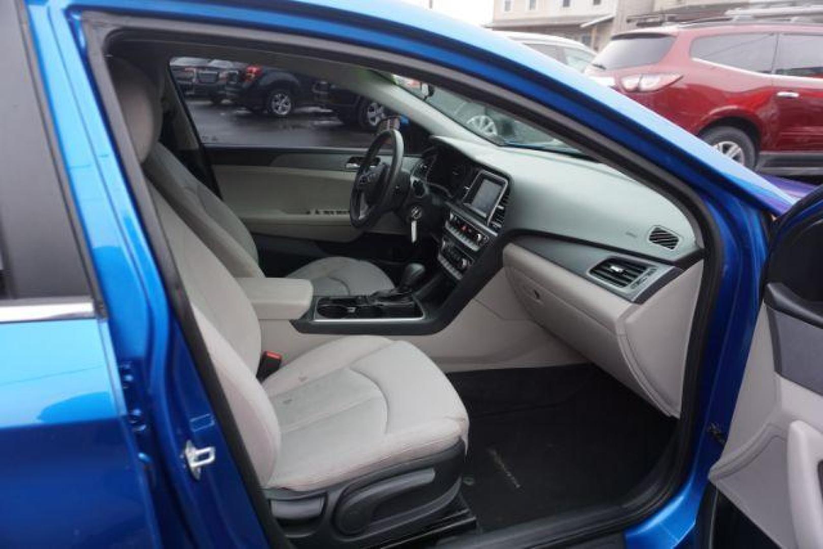 2018 Electric Blue /Beige, premium cloth Hyundai Sonata SE (5NPE24AF2JH) with an 2.4L L4 DOHC 16V engine, 7-Speed Automatic transmission, located at 312 Centre Ave, Schuylkill Haven, PA, 17972, (570) 593-5278, 40.638130, -76.177383 - Photo#47