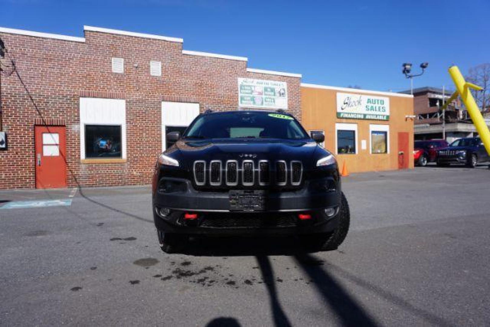 2017 Diamond Black Crystal Pearlcoat /Black Jeep Cherokee Trailhawk 4x4 (1C4PJMBS3HW) with an Pentastar 3.2L V-6 DOHC engine, located at 312 Centre Ave, Schuylkill Haven, PA, 17972, (570) 593-5278, 40.638130, -76.177383 - automatic climate control, heated exterior mirrors, heated front seats, navigation, passive keyless entry, power drivers seat, power liftgate, rear parking sensors, remote engine starter. - Photo#4