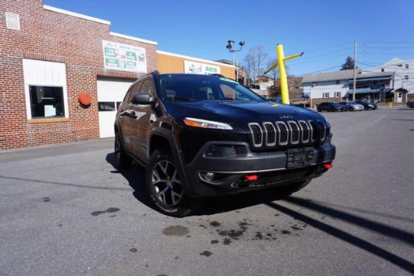 2017 Diamond Black Crystal Pearlcoat /Black Jeep Cherokee Trailhawk 4x4 (1C4PJMBS3HW) with an Pentastar 3.2L V-6 DOHC engine, located at 312 Centre Ave, Schuylkill Haven, PA, 17972, (570) 593-5278, 40.638130, -76.177383 - automatic climate control, heated exterior mirrors, heated front seats, navigation, passive keyless entry, power drivers seat, power liftgate, rear parking sensors, remote engine starter. - Photo#6