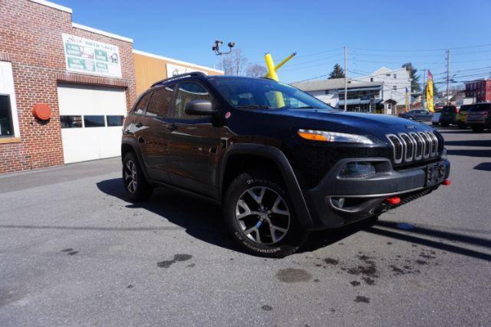 2017 Diamond Black Crystal Pearlcoat /Black Jeep Cherokee Trailhawk 4x4 (1C4PJMBS3HW) with an Pentastar 3.2L V-6 DOHC engine, located at 312 Centre Ave, Schuylkill Haven, PA, 17972, (570) 593-5278, 40.638130, -76.177383 - automatic climate control, heated exterior mirrors, heated front seats, navigation, passive keyless entry, power drivers seat, power liftgate, rear parking sensors, remote engine starter. - Photo#7