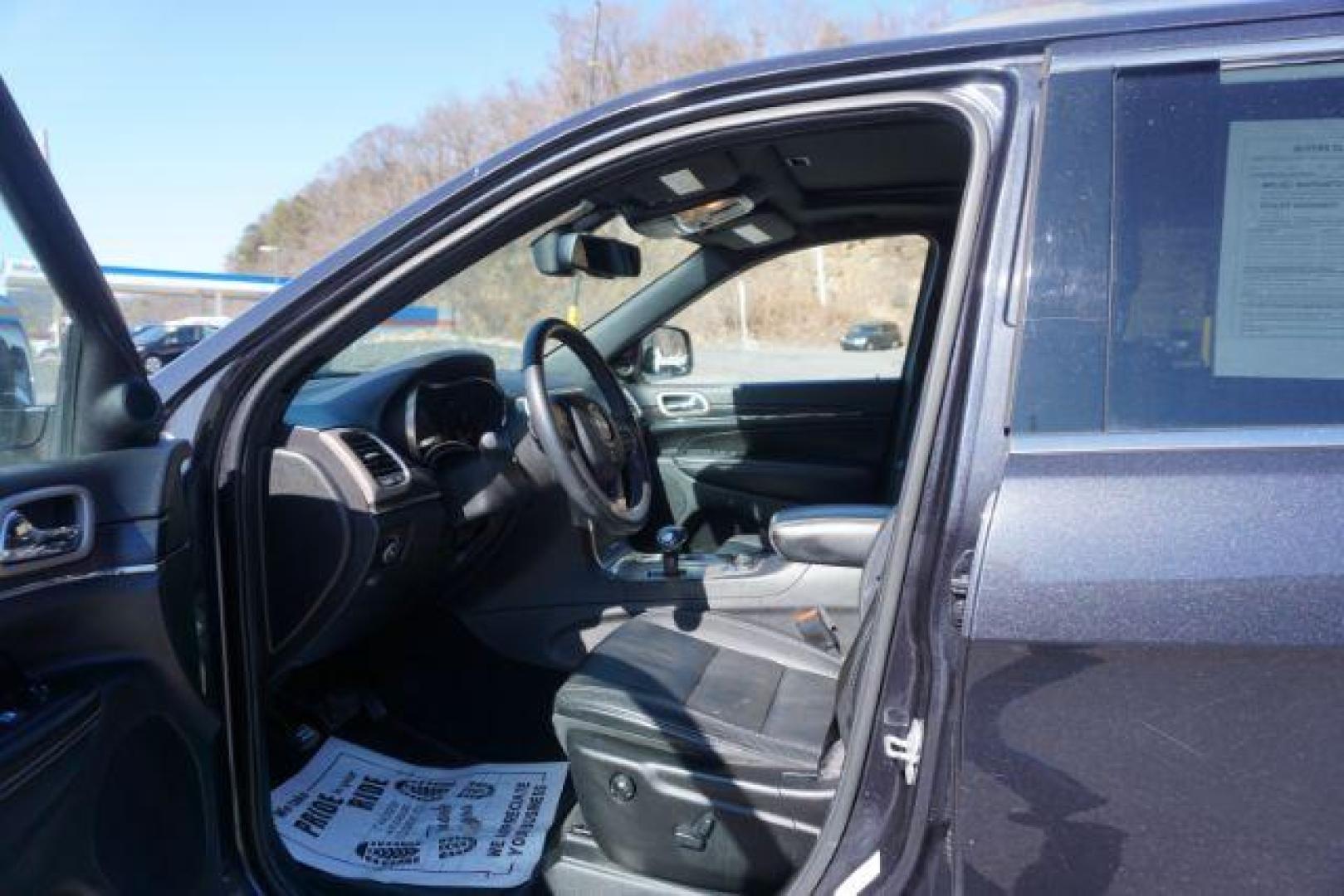 2014 Granite Crystal Metallic Clearcoat /Black Jeep Grand Cherokee Limited (1C4RJFBG9EC) with an 3.6L V-6 DOHC engine, located at 312 Centre Ave, Schuylkill Haven, PA, 17972, (570) 593-5278, 40.638130, -76.177383 - collision avoidance, HID headlamps, navigation, power liftgate, power sunroof, universal garage door opener - Photo#20